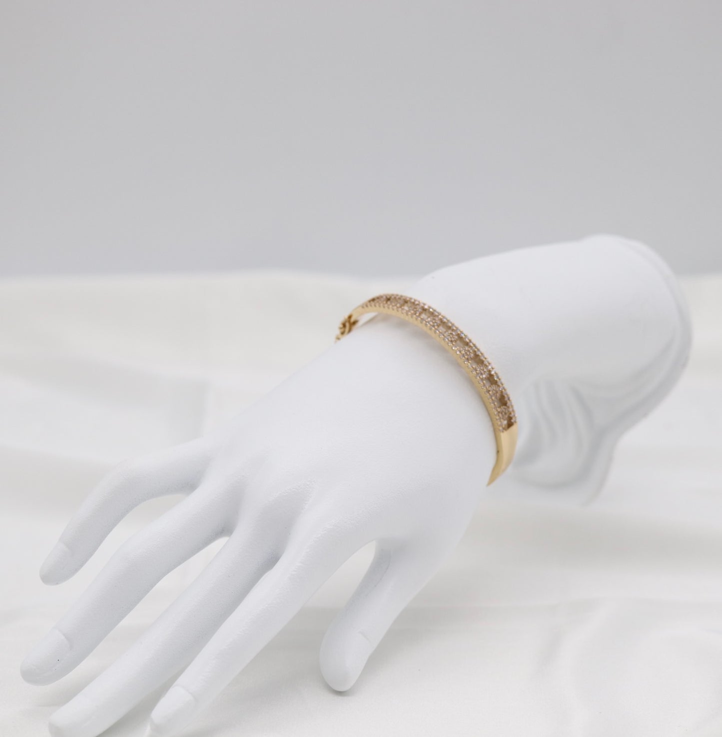 Gold Oval Pavé Link Bangle Bracelet