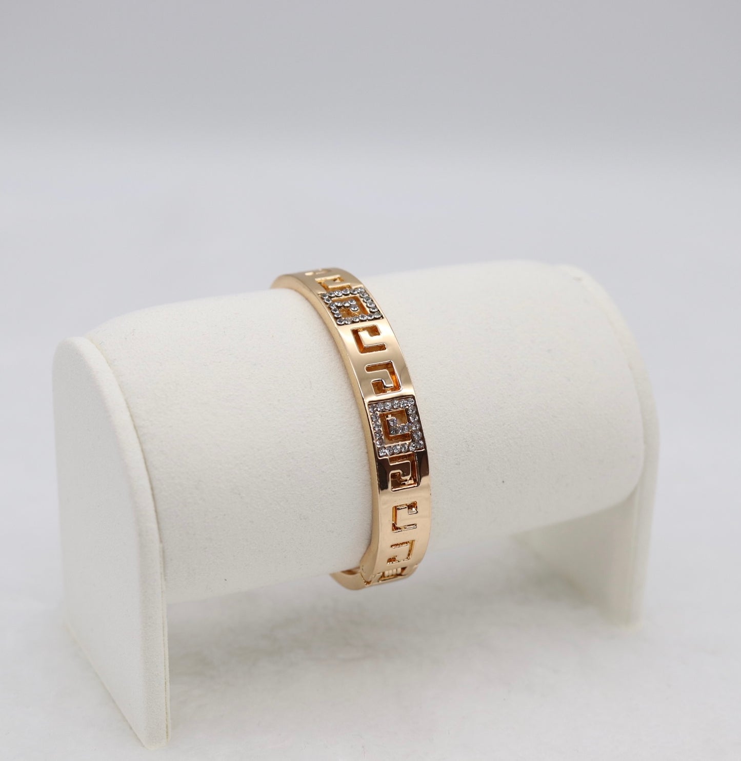 Gold Geometric Square Bangle Bracelet with Sparkling Accents – Elegant Modern Jewelry for Women