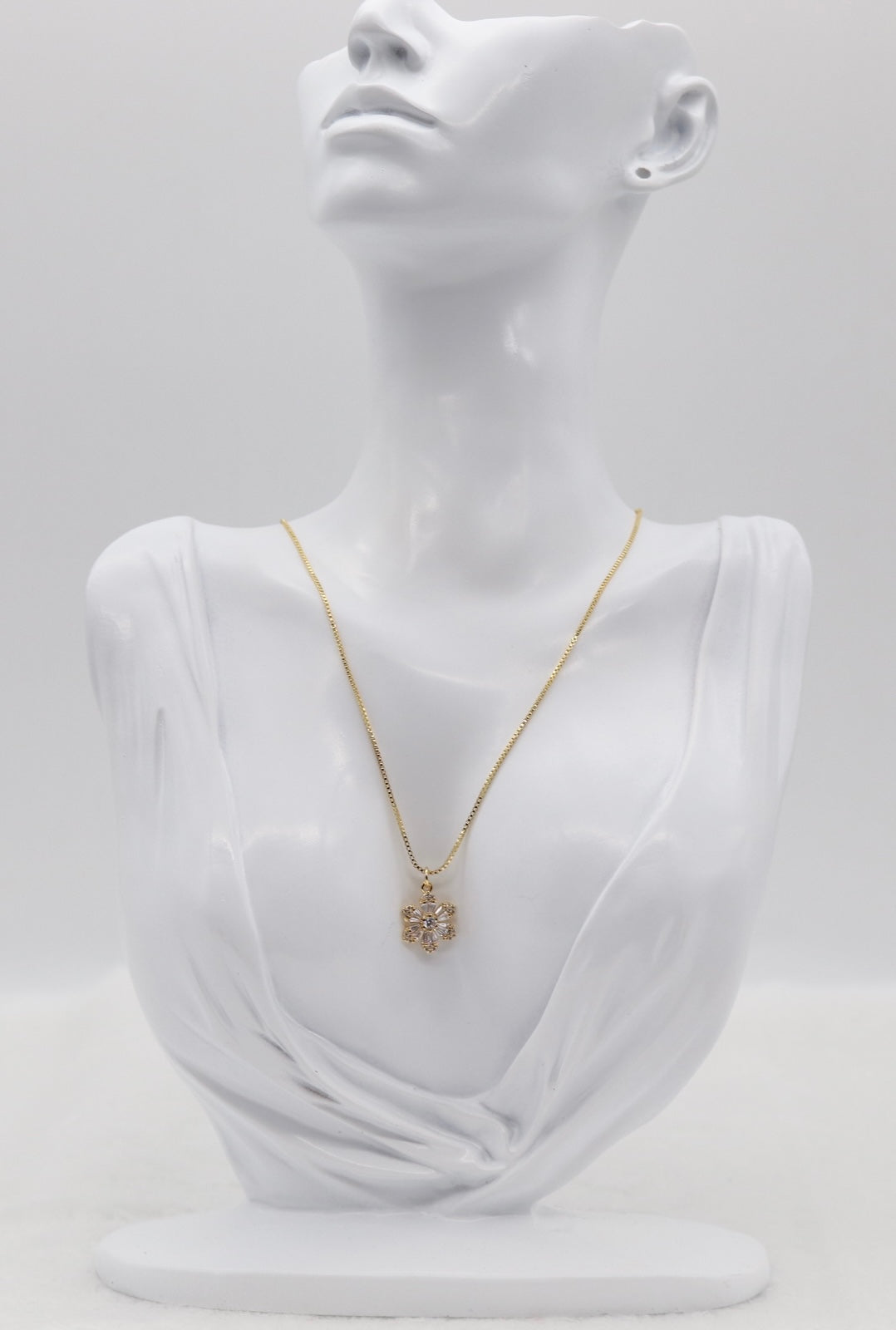 Gold Flower Pendant Necklace – Dainty Crystal Blossom Charm