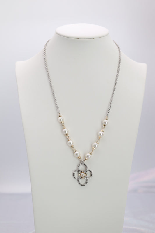Partial Pearl Silver Necklace With Pearl Pendant