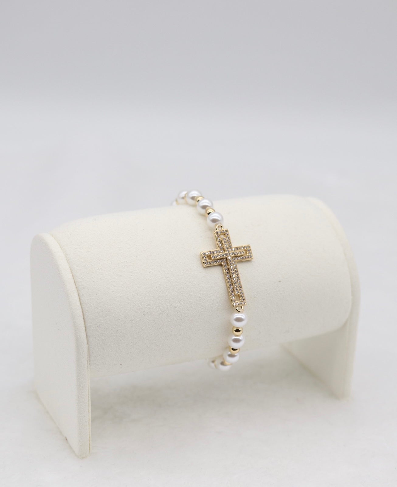 Gold Cross & Pearl Beaded Bracelet – Faith & Elegance