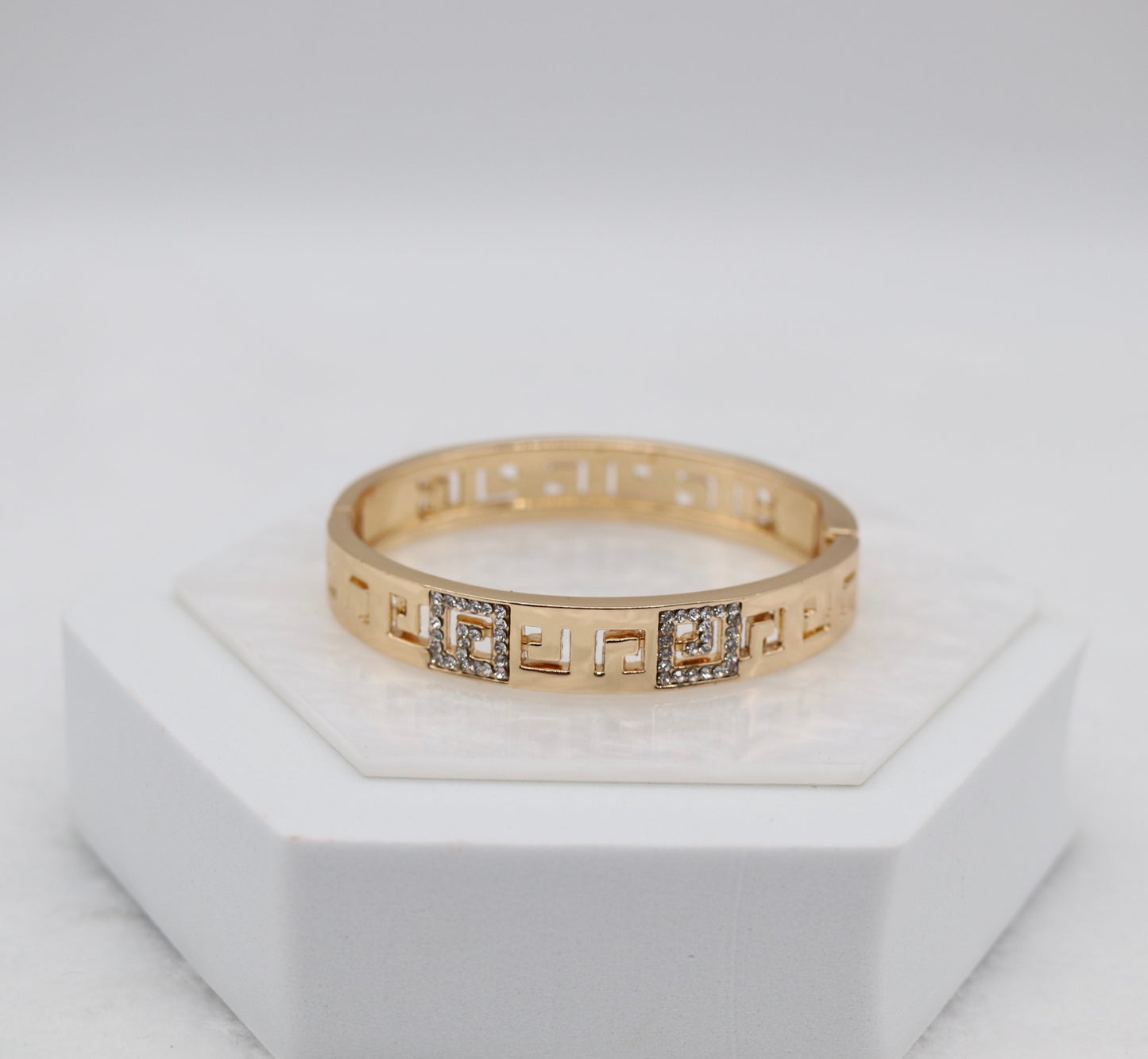 Gold Geometric Square Bangle Bracelet with Sparkling Accents – Elegant Modern Jewelry for Women