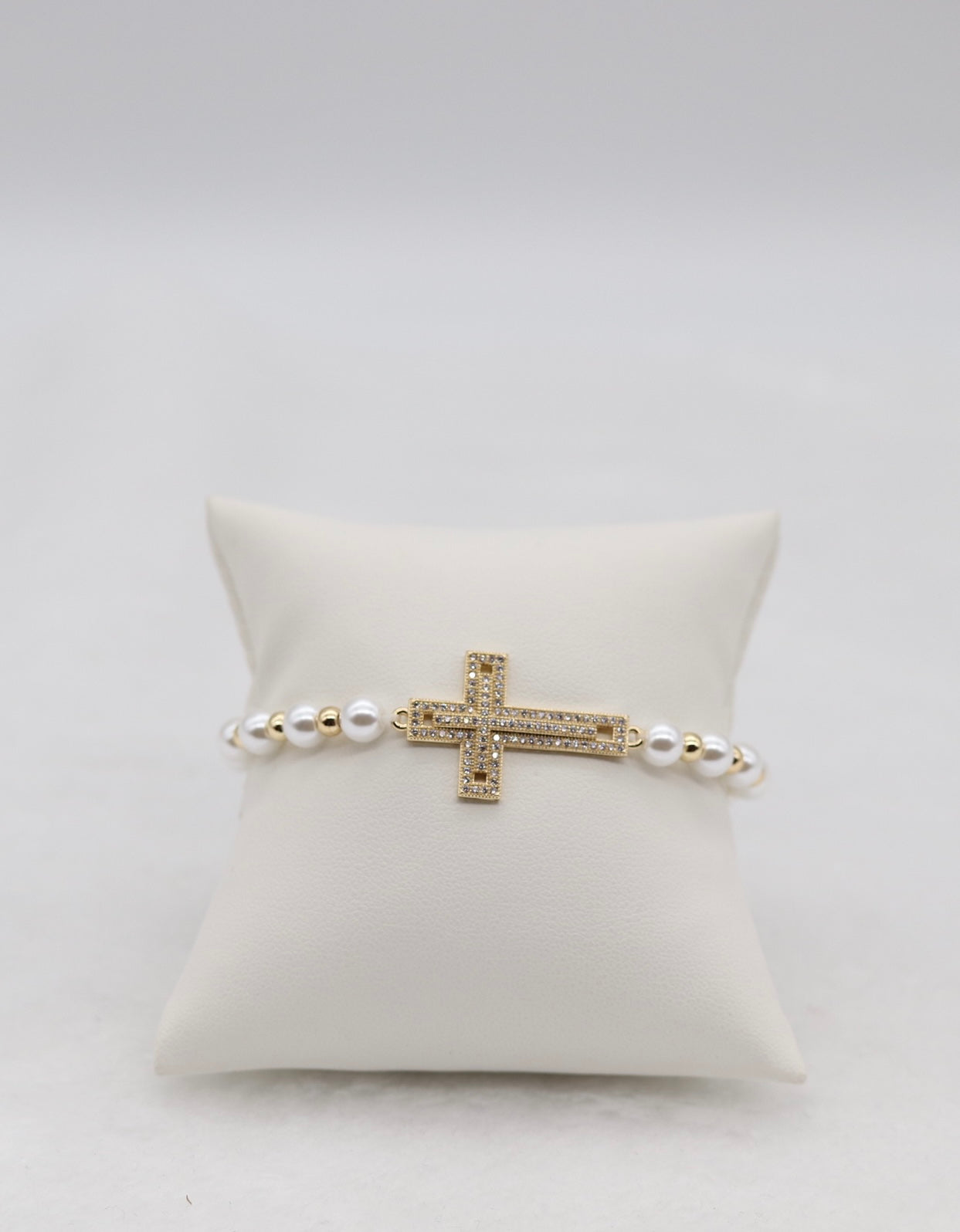 Gold Cross & Pearl Beaded Bracelet – Faith & Elegance