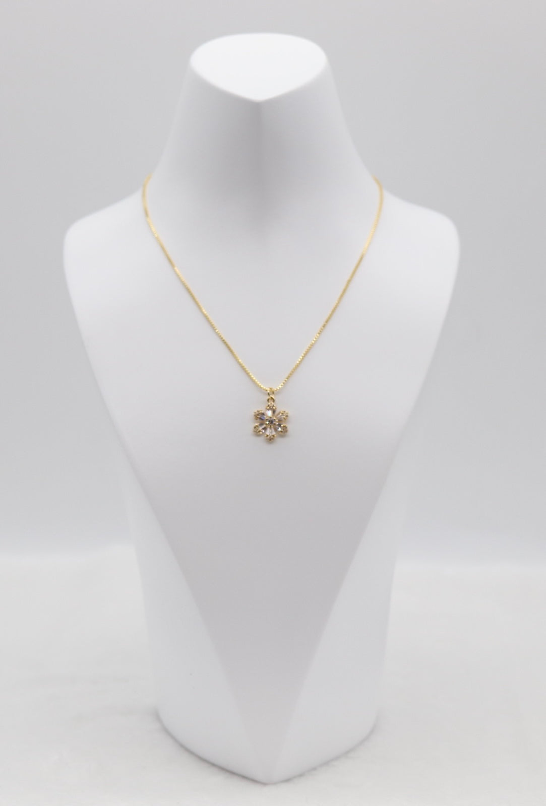 Gold Flower Pendant Necklace – Dainty Crystal Blossom Charm