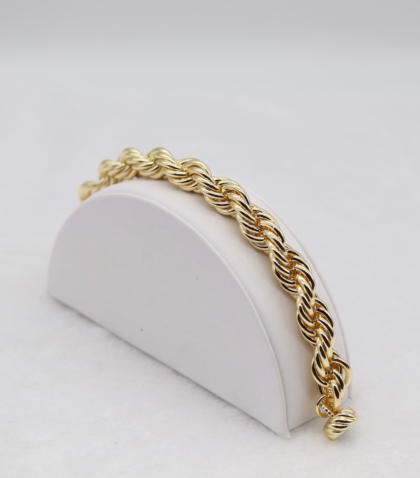Twisted Rope Gold Bracelet – Classic Statement Piece