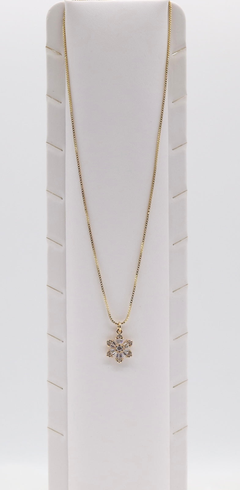 Gold Flower Pendant Necklace – Dainty Crystal Blossom Charm