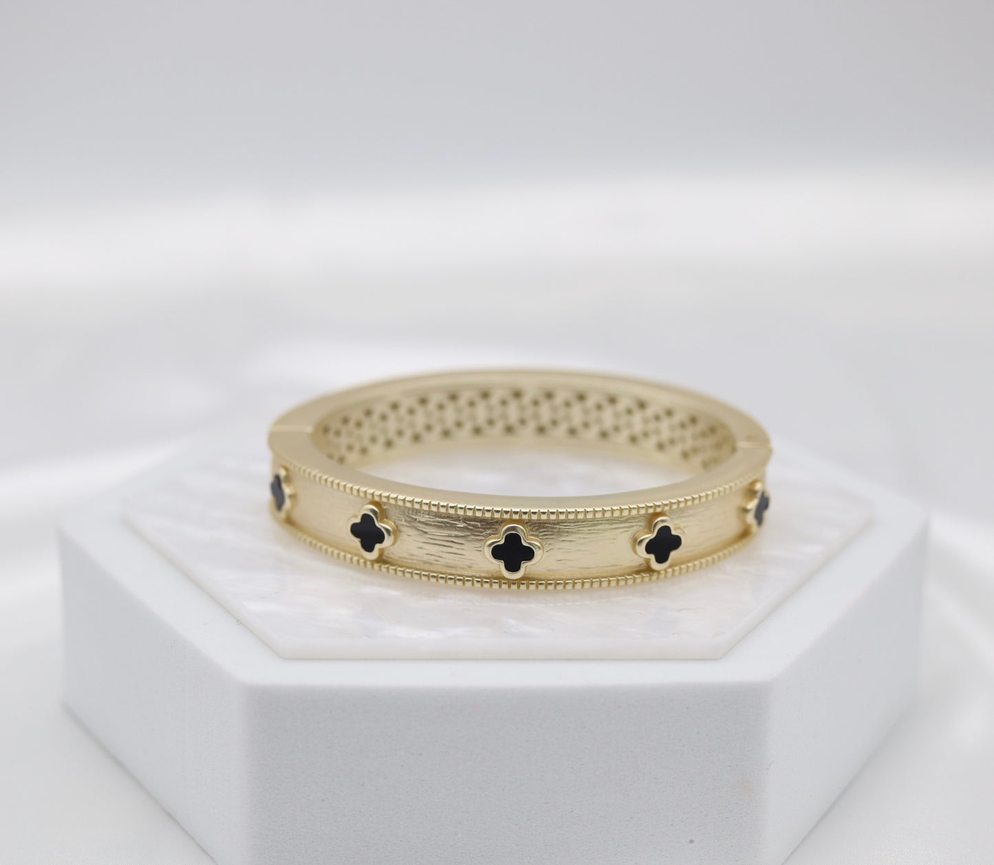Matte Clover Bangle