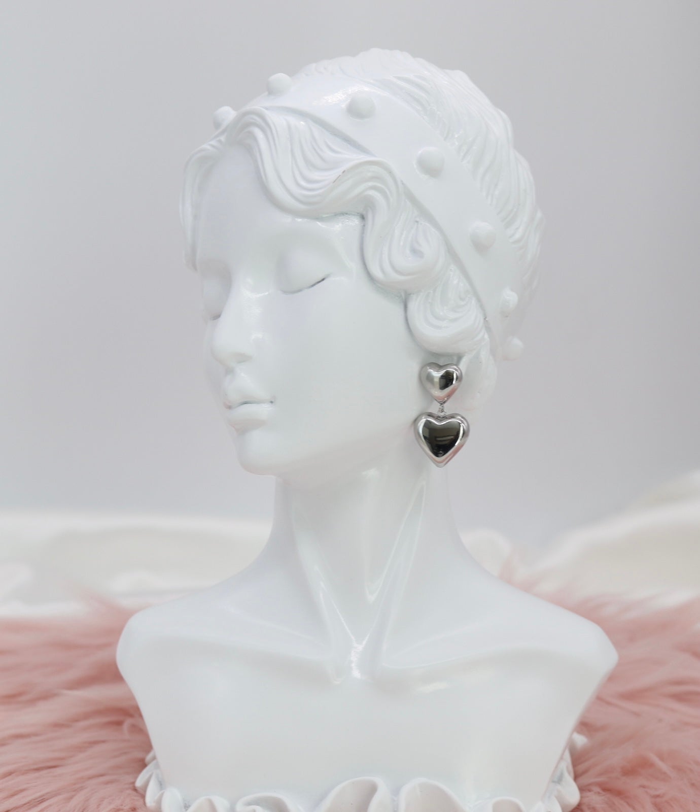 Dangling Silver Hearts Earrings