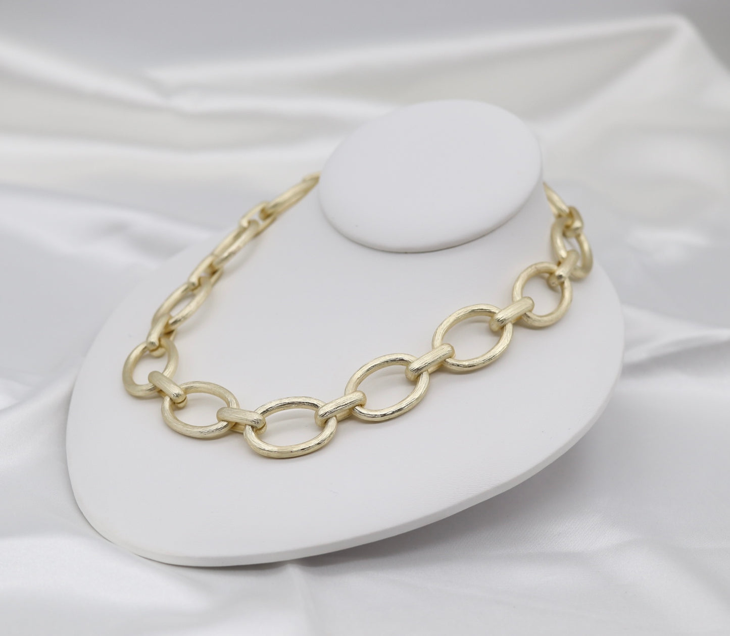 16 inch - Large Matted Gold Chain Necklace