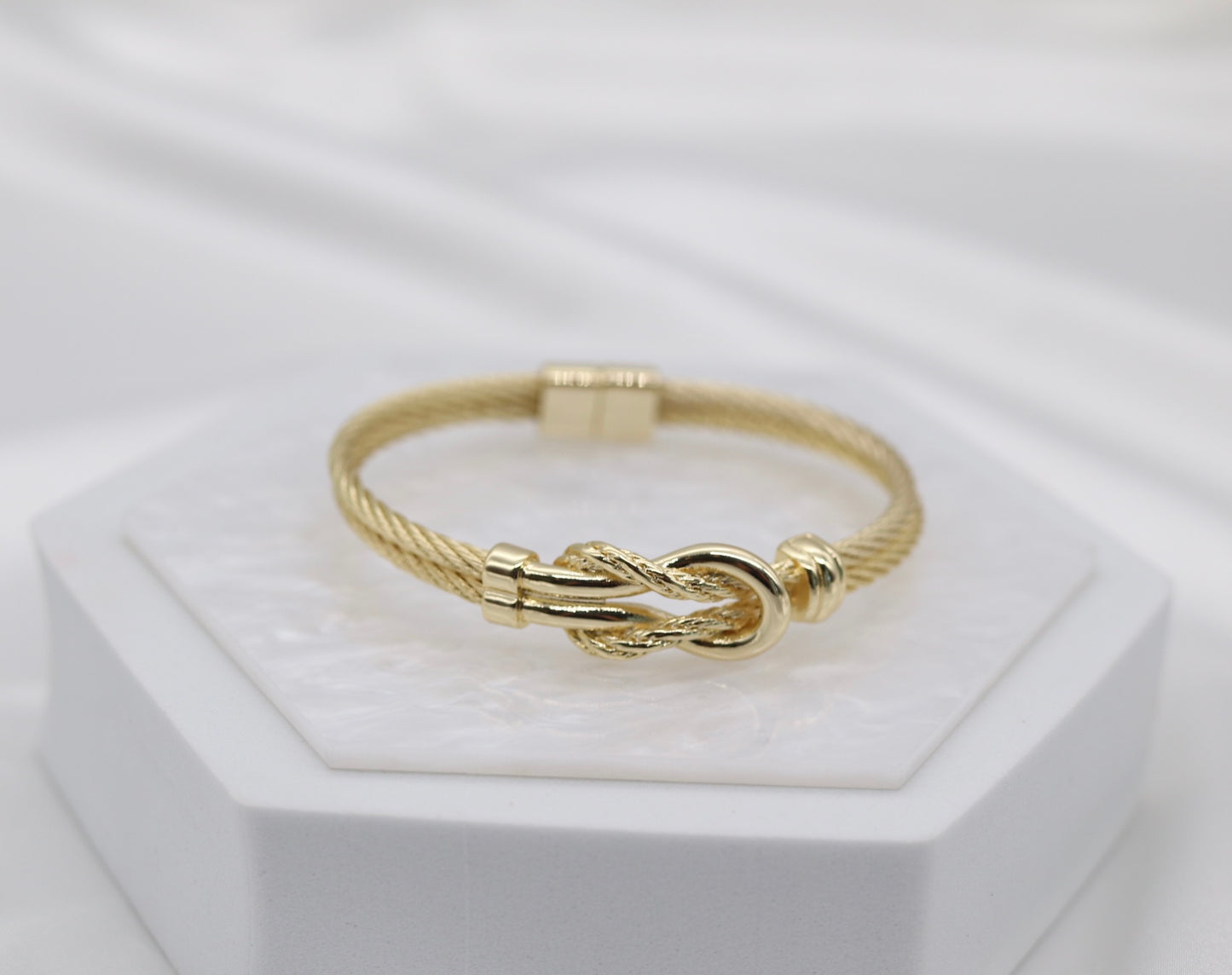 Gold Solid and Cable Reef Knot Bracelet