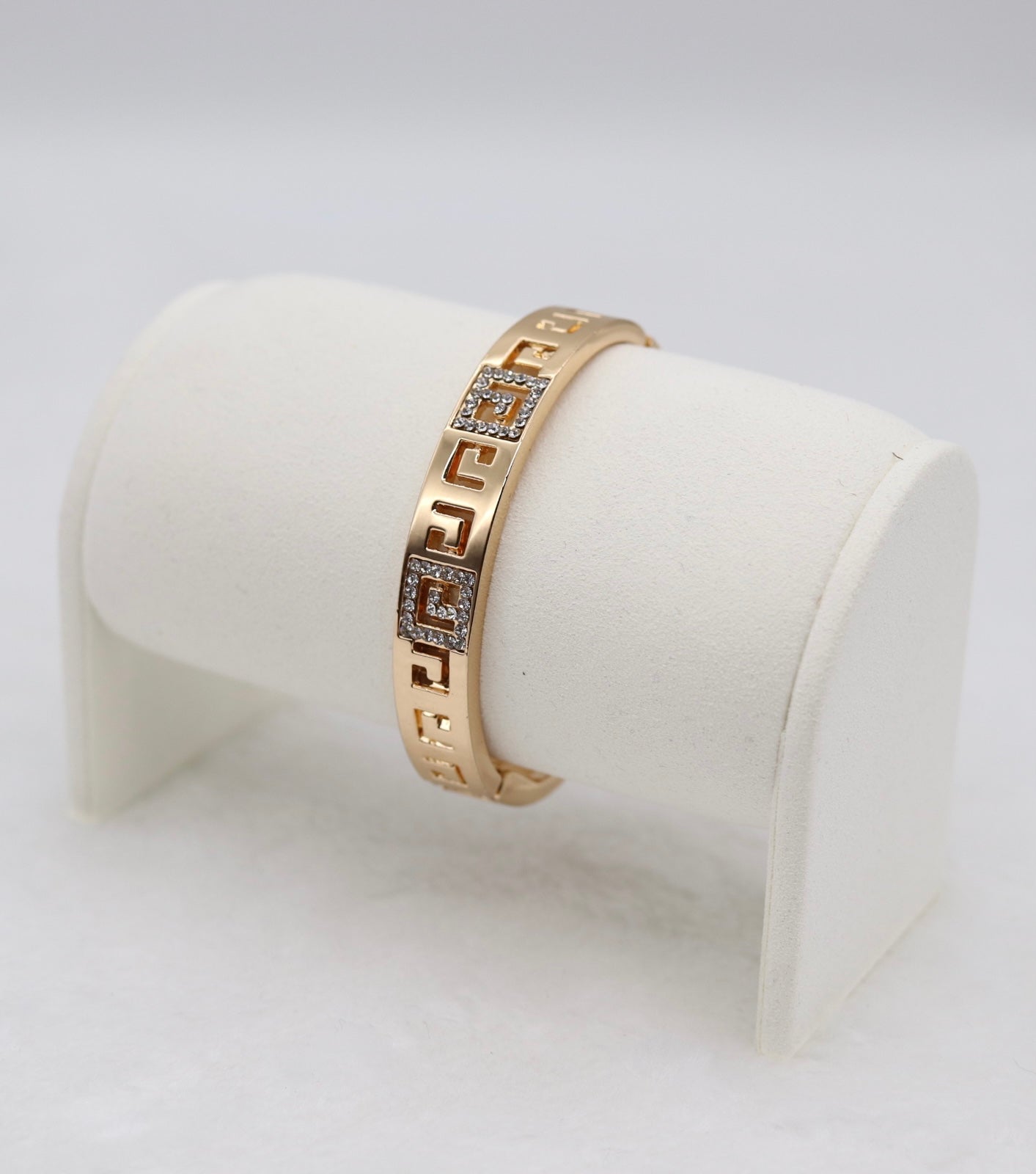 Gold Geometric Square Bangle Bracelet with Sparkling Accents – Elegant Modern Jewelry for Women