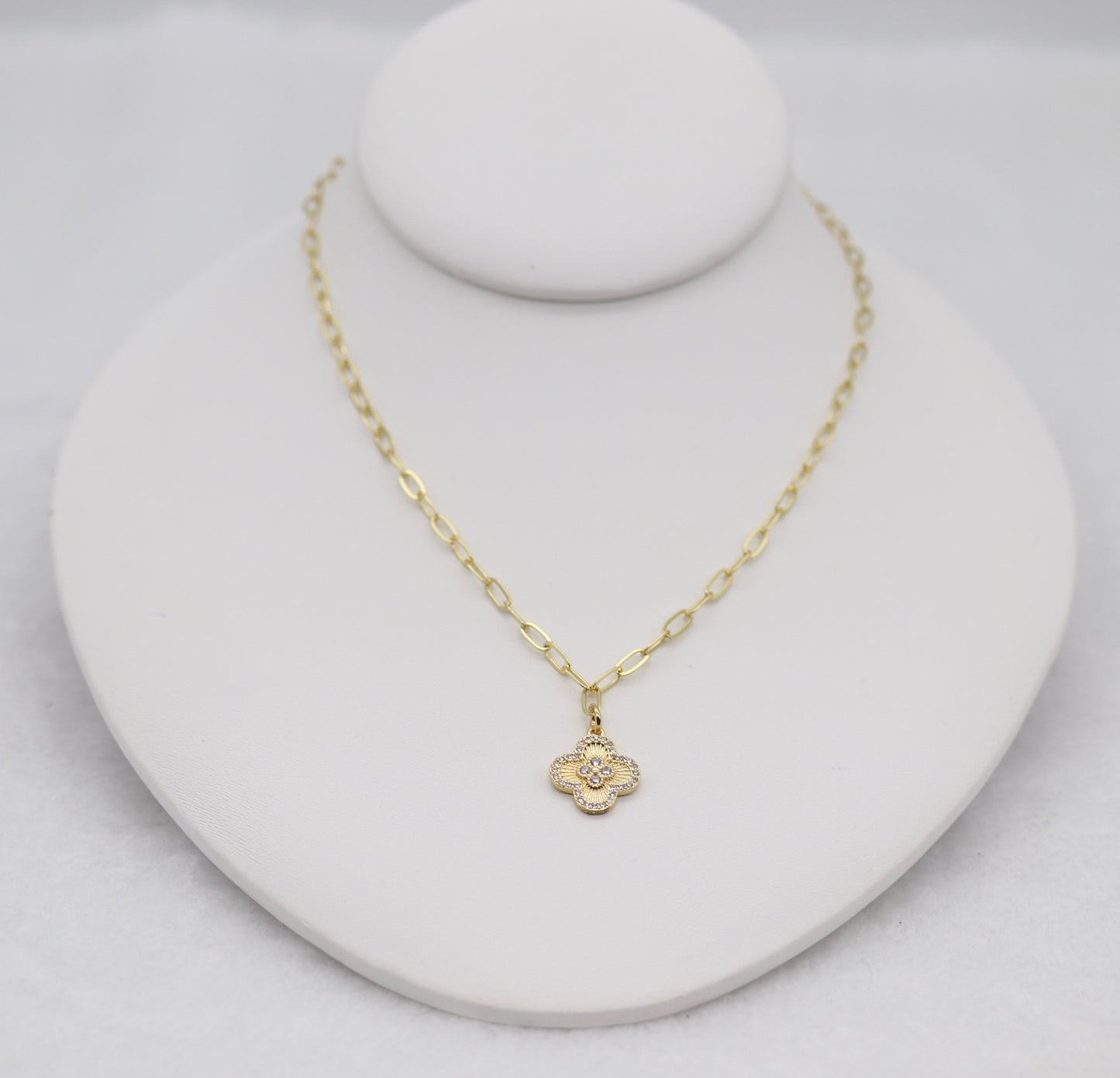 Gold Clover Pendant Necklace – Dainty Linked Chain with Sparkling Accent Charm