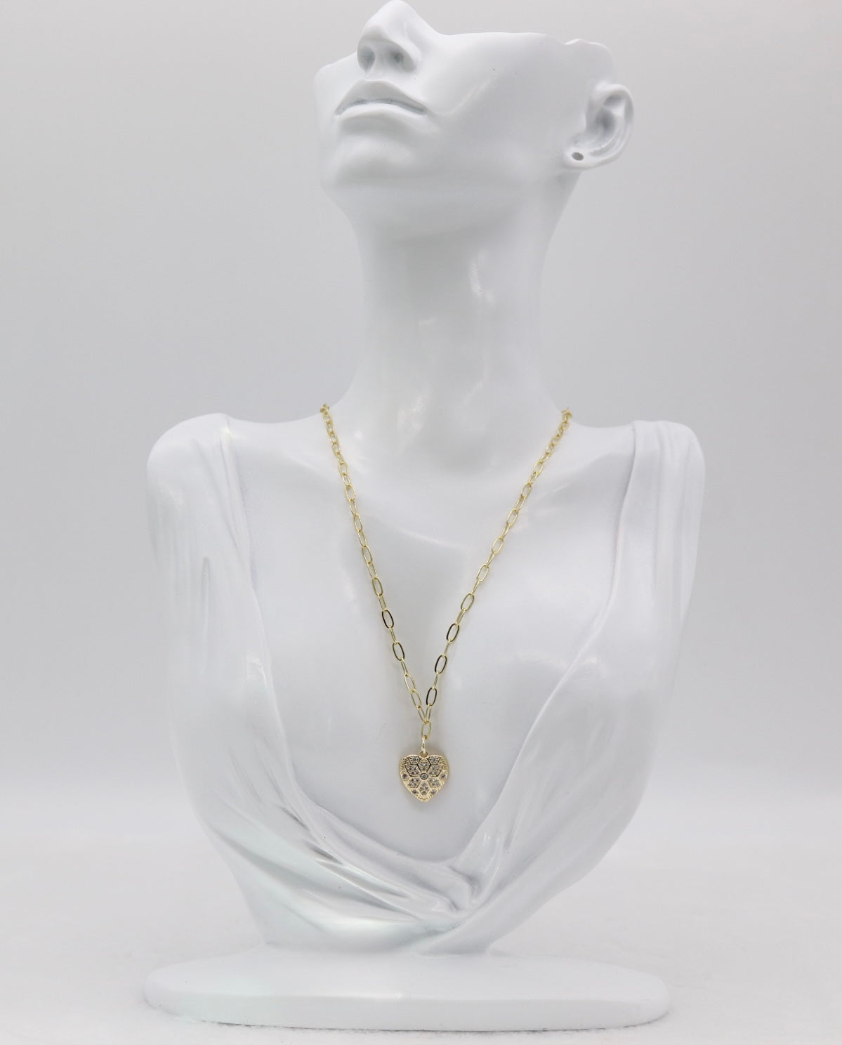 Gold Heart Pendant Necklace – Geometric Crystal Pattern
