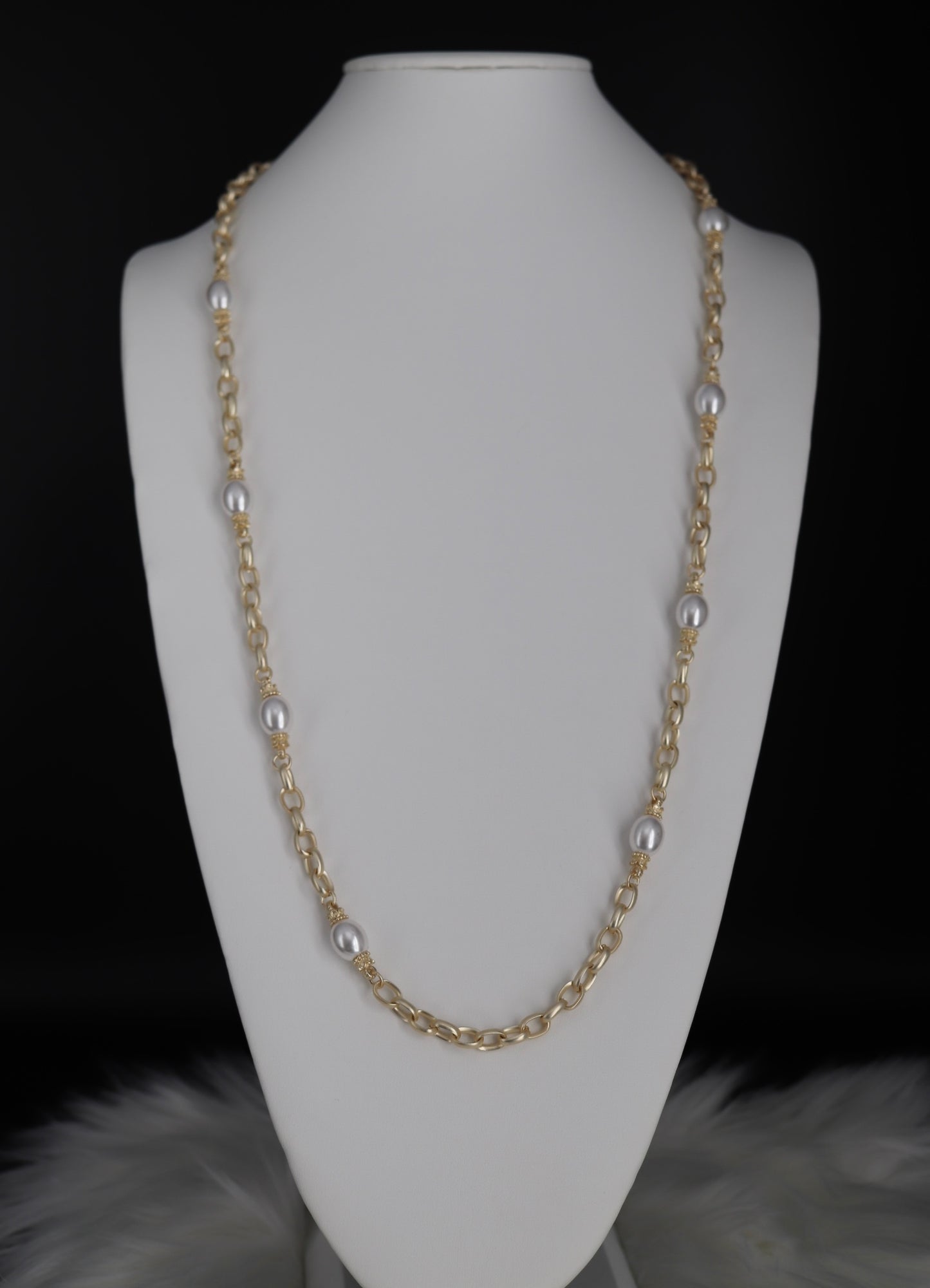 Matte Gold Long Necklace With Pearls
