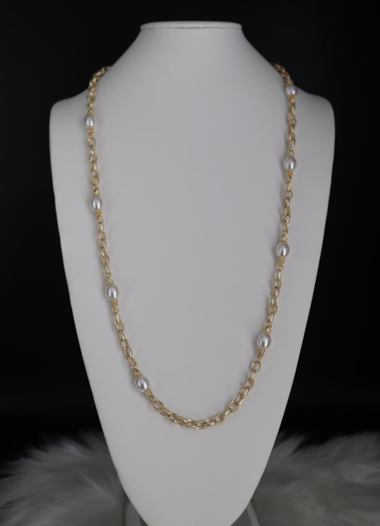 Matte Gold Long Necklace With Pearls
