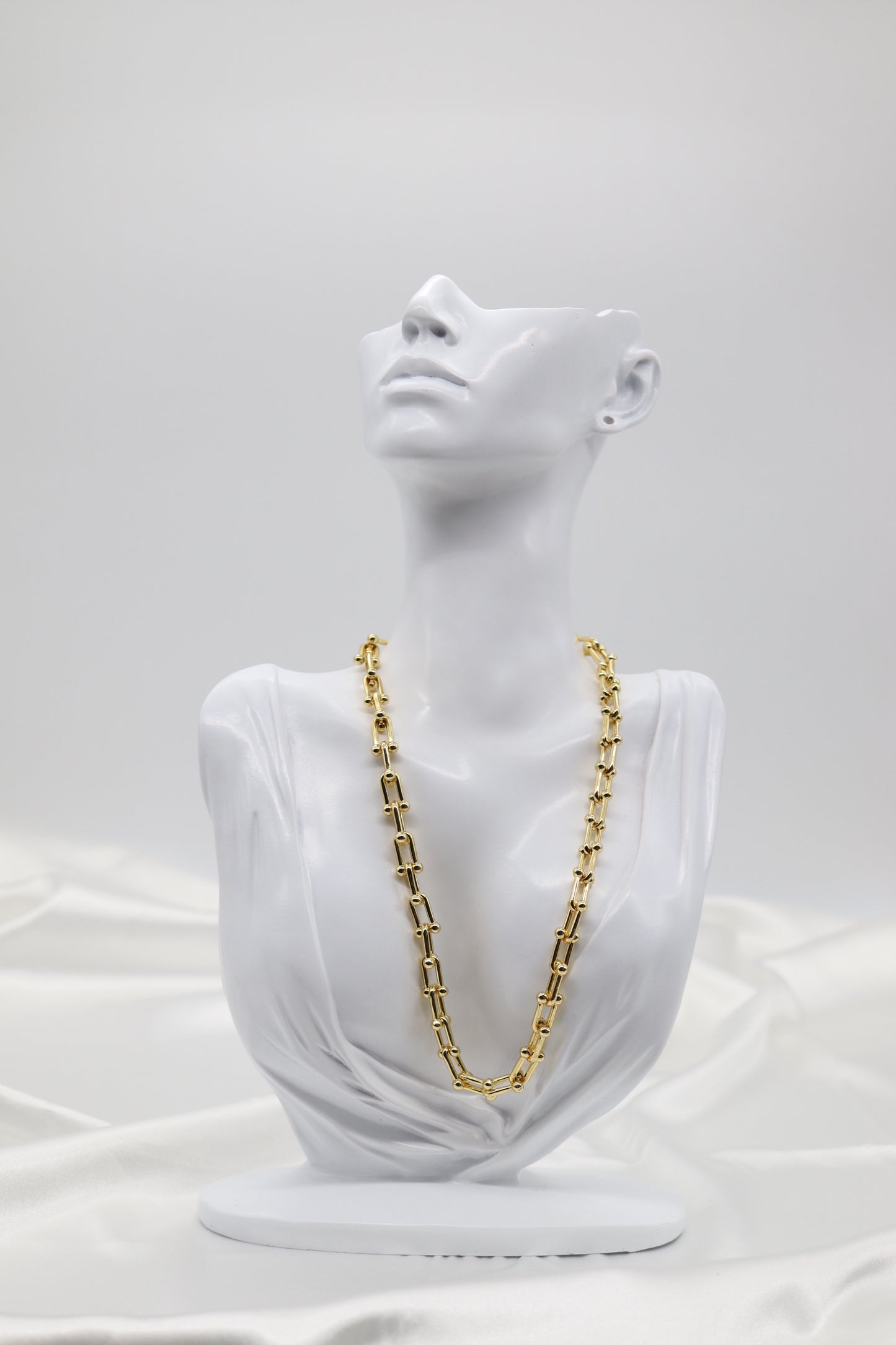 18 inch Gold Graduated Link Necklace