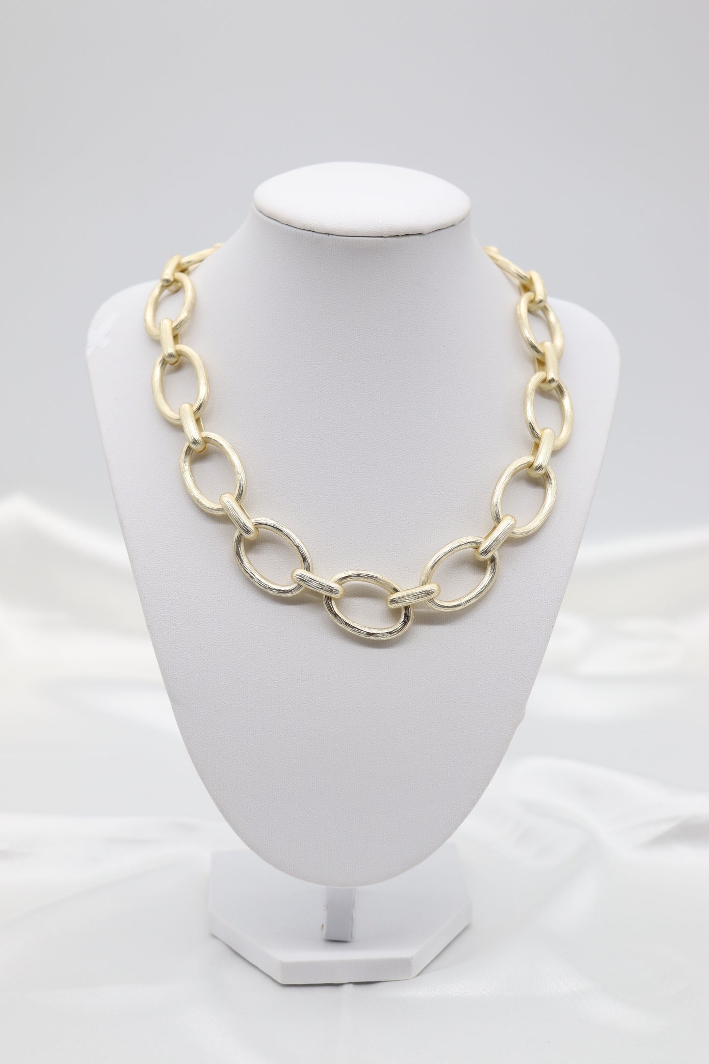 16 inch - Large Matted Gold Chain Necklace