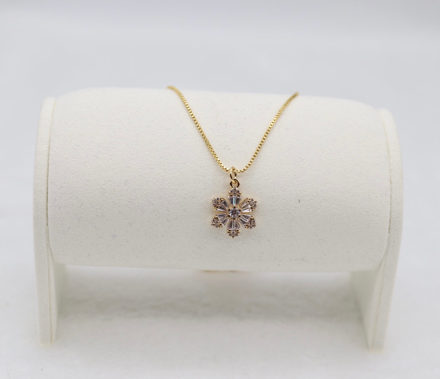 Gold Flower Pendant Necklace – Dainty Crystal Blossom Charm