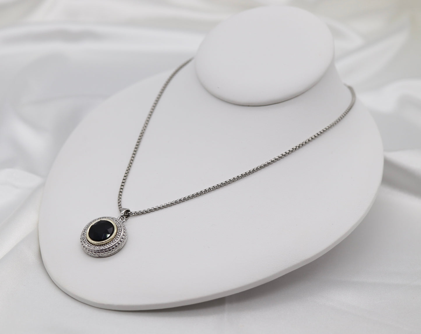 Round Black Crystal Pendant Necklace