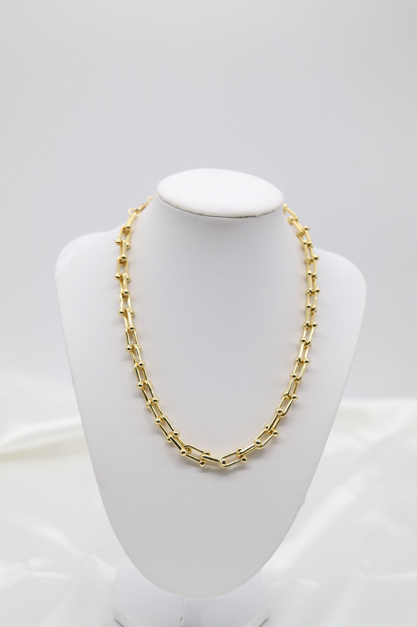 18 inch Gold Graduated Link Necklace
