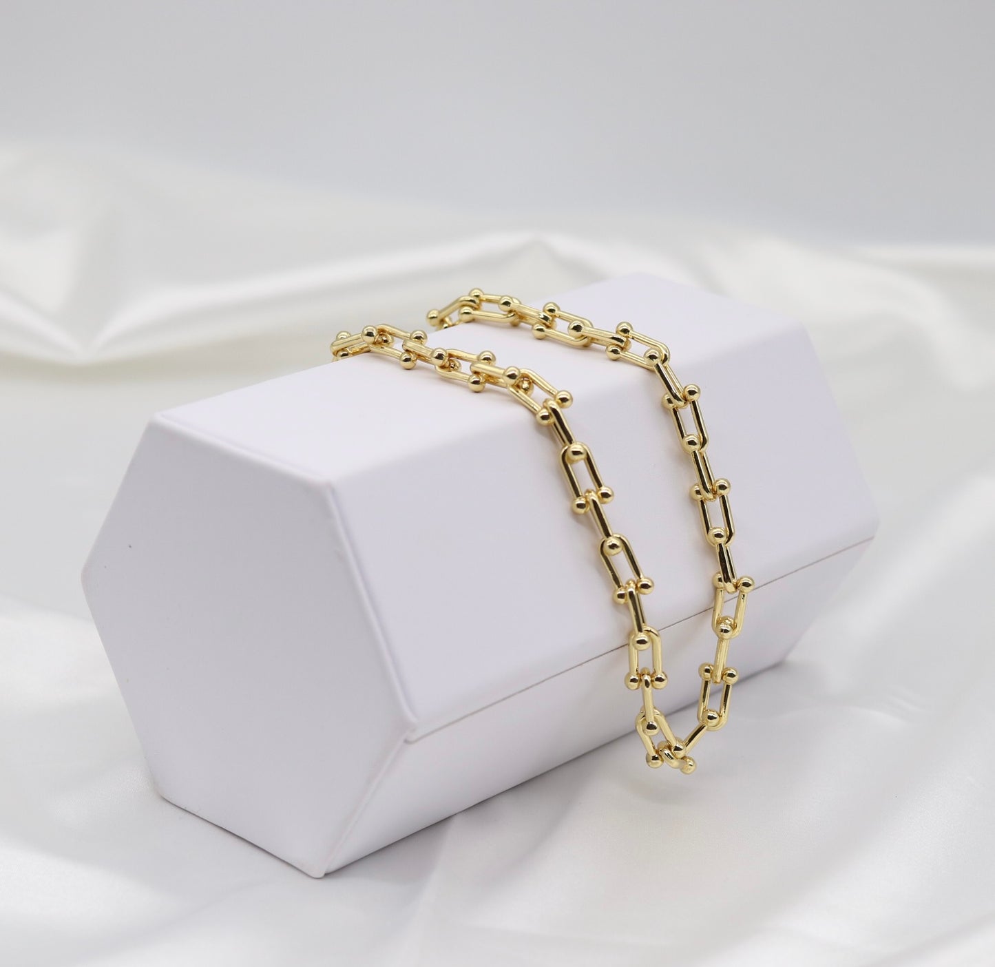 18 inch Gold Graduated Link Necklace