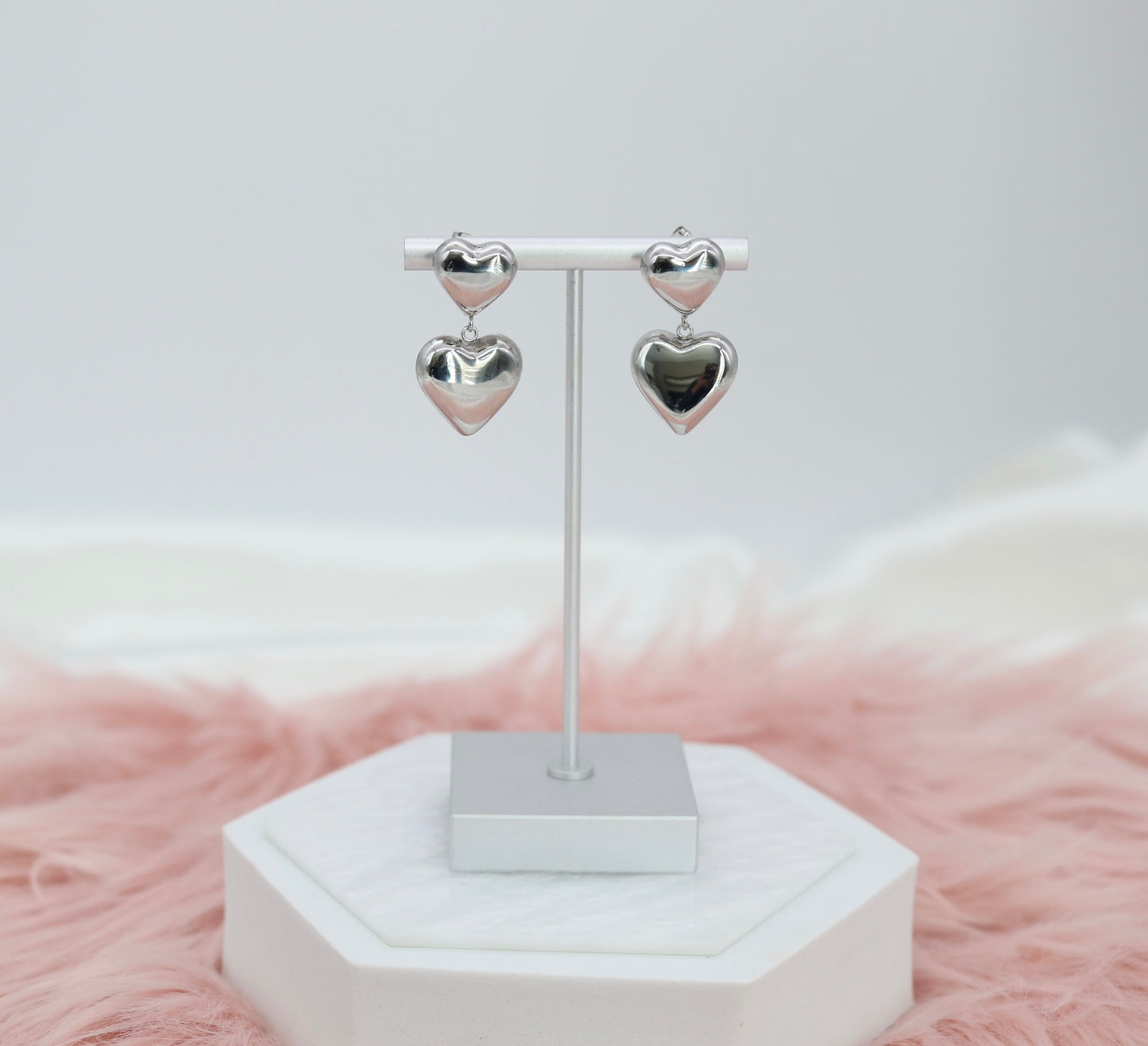Dangling Silver Hearts Earrings