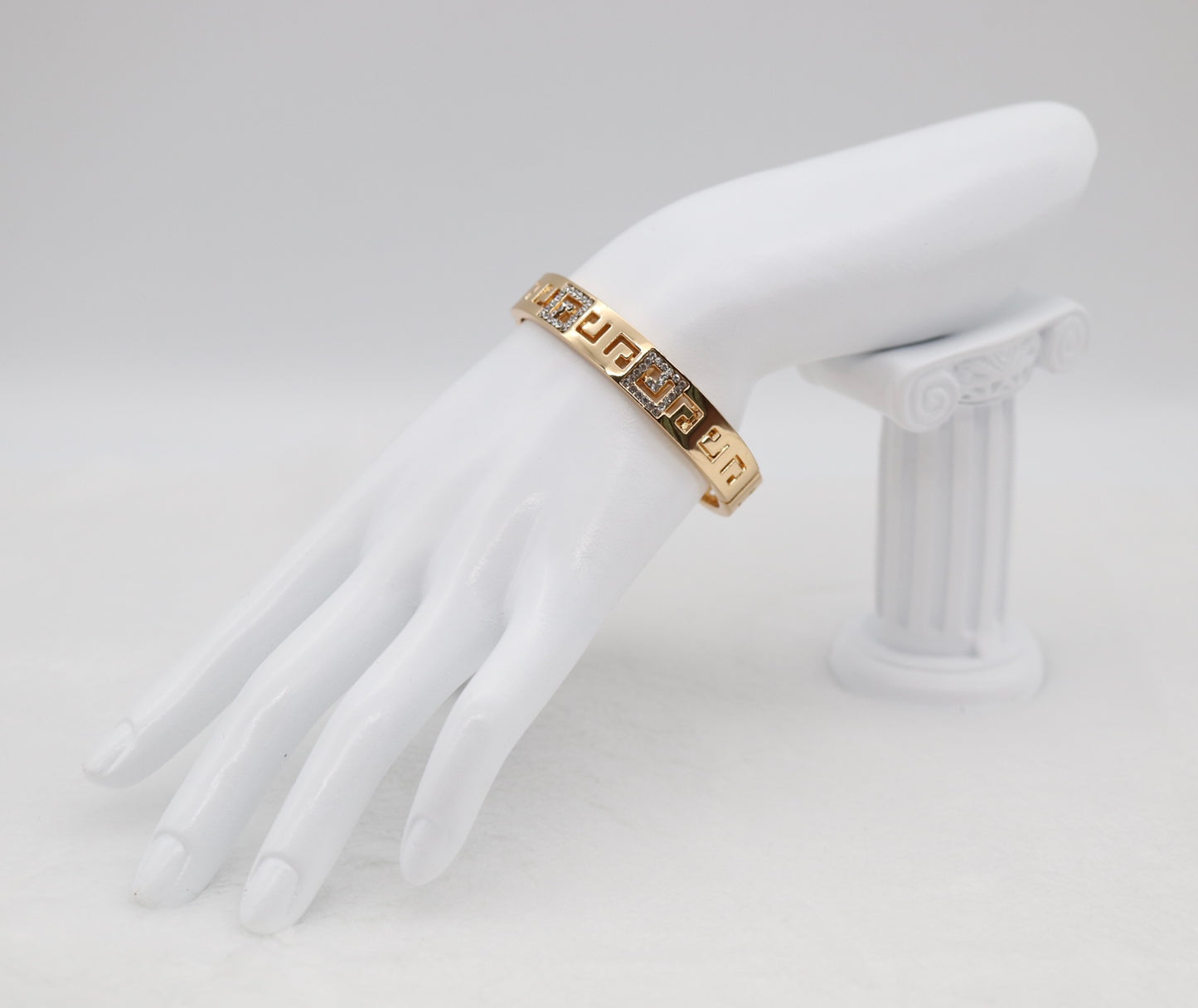 Gold Geometric Square Bangle Bracelet with Sparkling Accents – Elegant Modern Jewelry for Women
