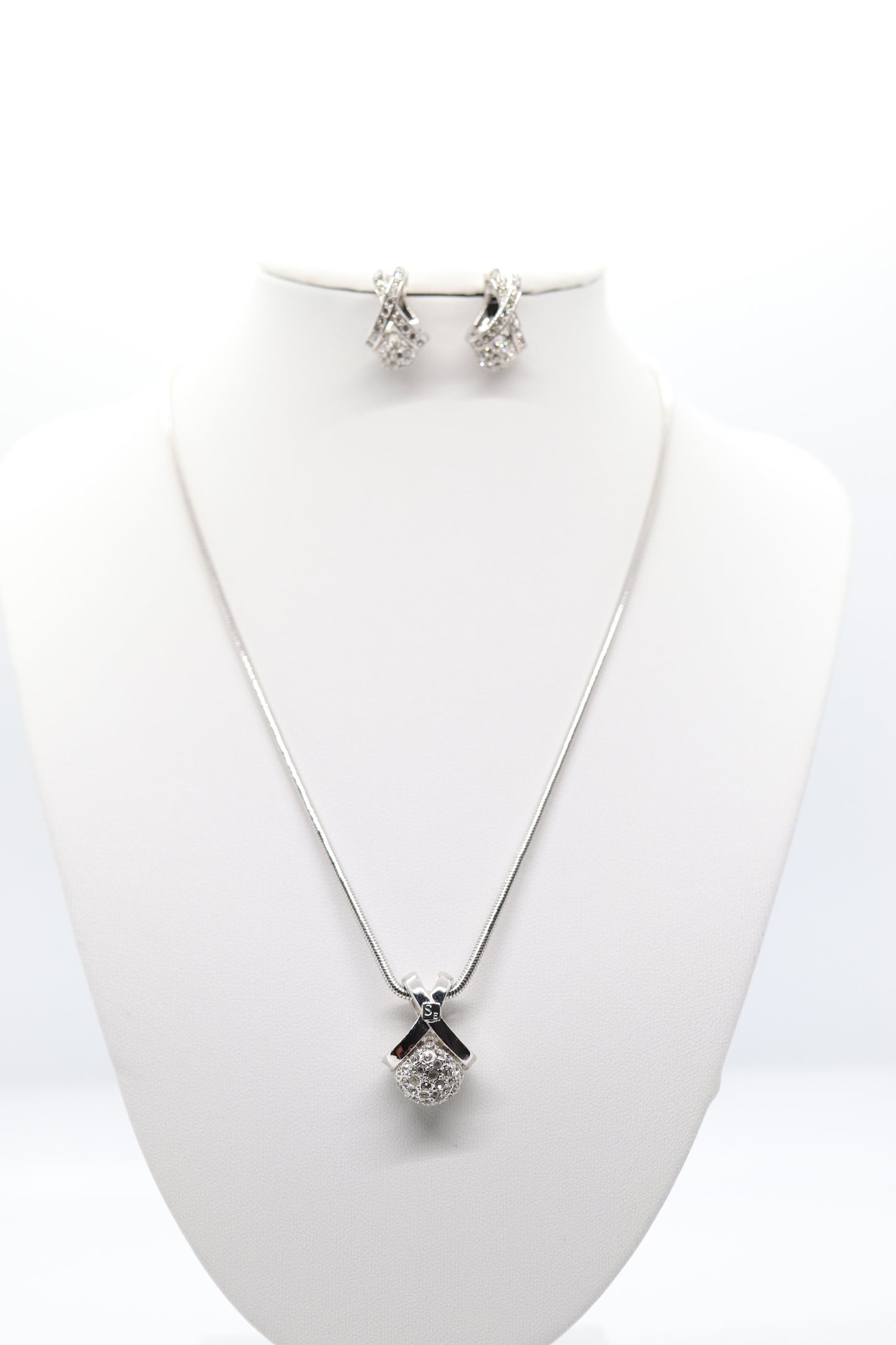 Beautiful Silver Earrings and Necklace set with Elegant Center CZ Pendant