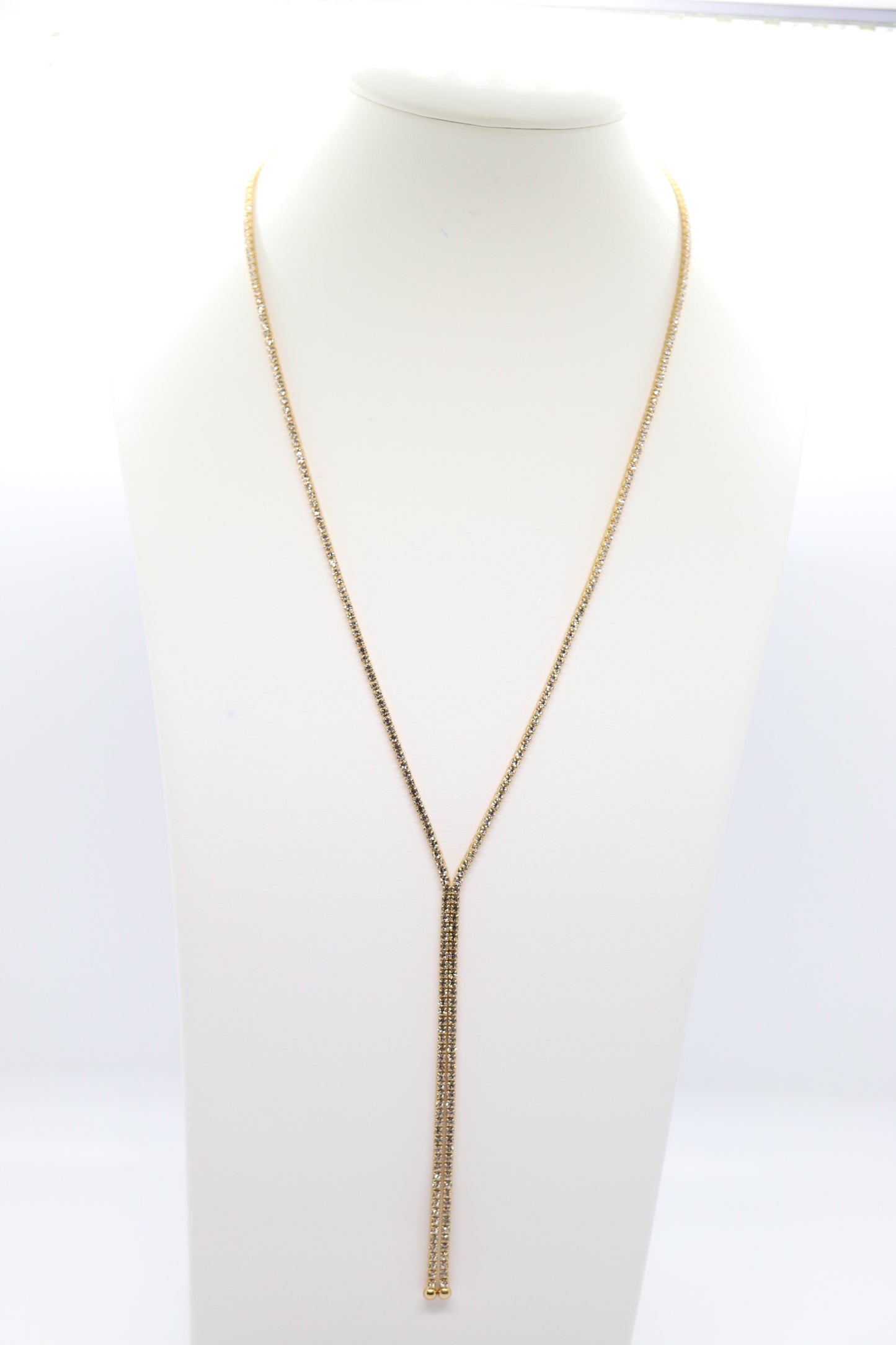 Sleek Gold Sparkling Necklace