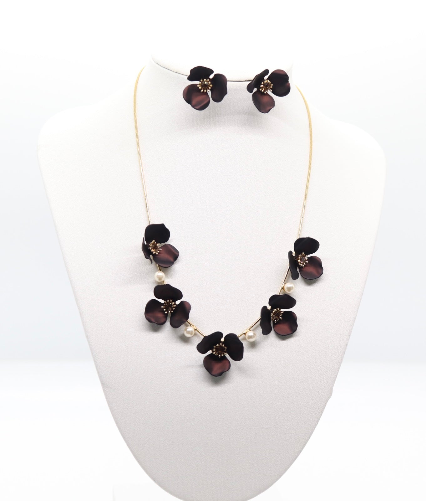 Beautiful Chocolate Brown Tri Leaf w/Pearl Flower Set