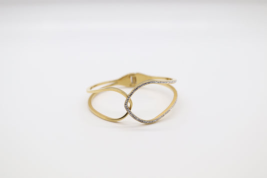 Unique Designed Gold Bracelet with Interlocking CZ and Gold