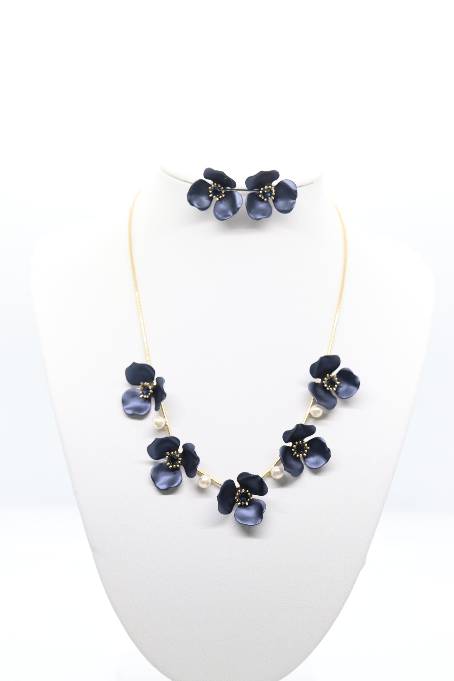 Sapphire Tri Leaf w/Pearl Flower Set