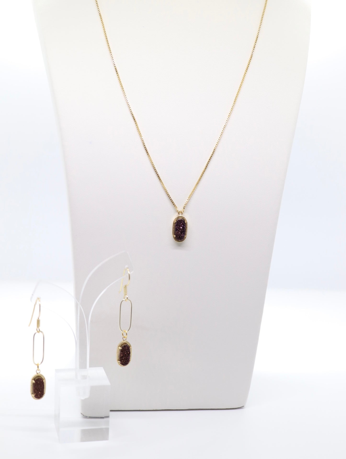 Beautiful Dark Brown Gold Necklace and Earrings