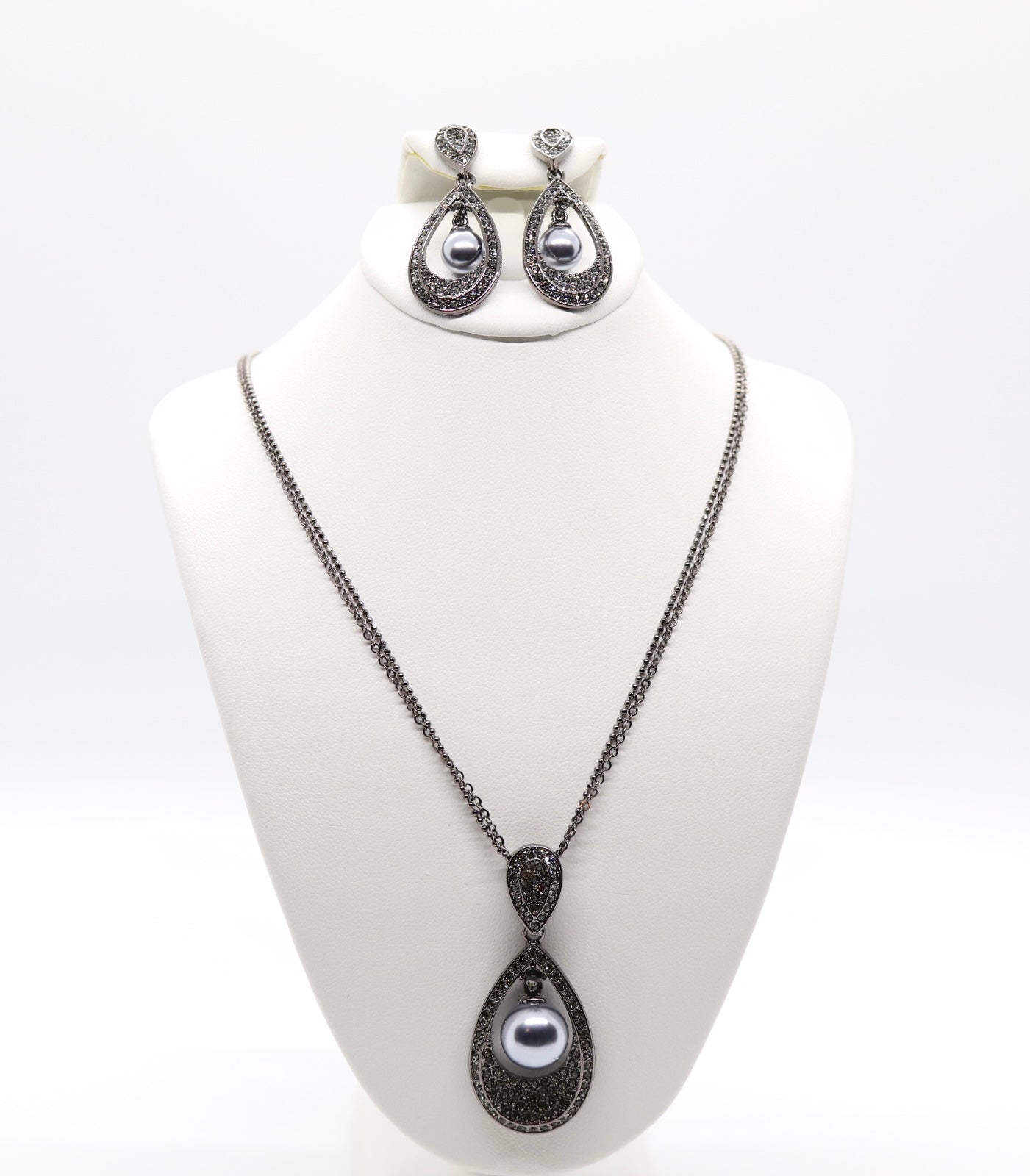 Beautiful Black Earrings and Necklace with center Black Pearl