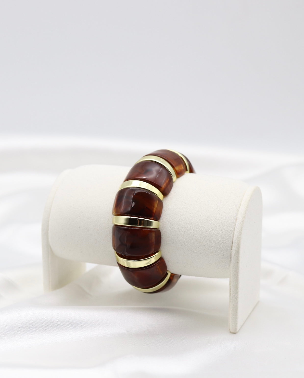 Amber Marble Stretch Bracelet with Polished Gold Accents