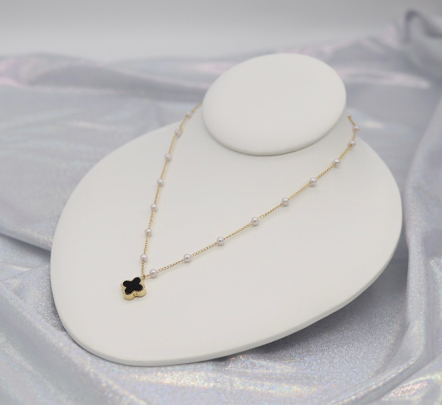 Black Clover Pendant Dainty Pearl Necklace