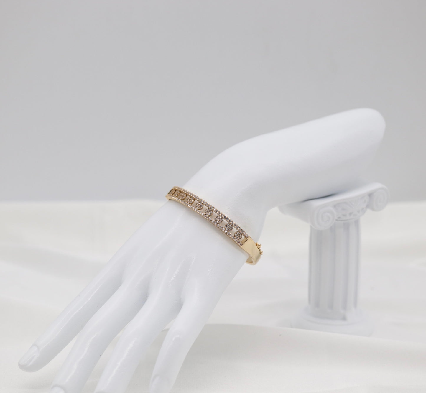 Gold Oval Pavé Link Bangle Bracelet