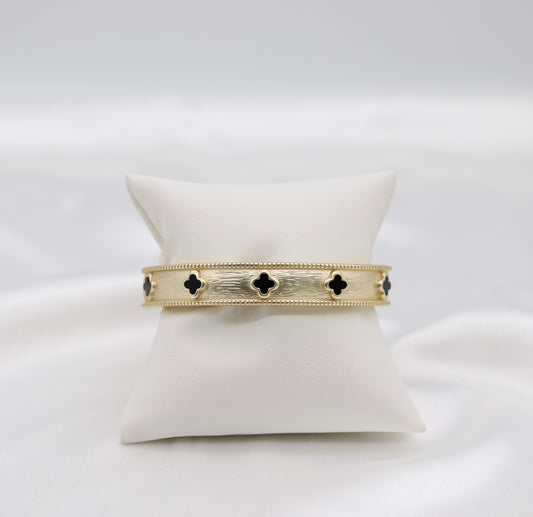 Matte Clover Bangle