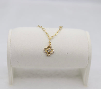 Gold Clover Pendant Necklace – Dainty Linked Chain with Sparkling Accent Charm