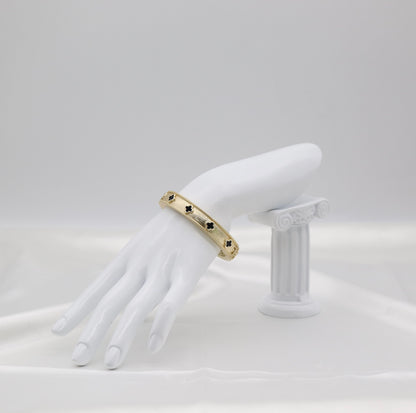 Matte Clover Bangle