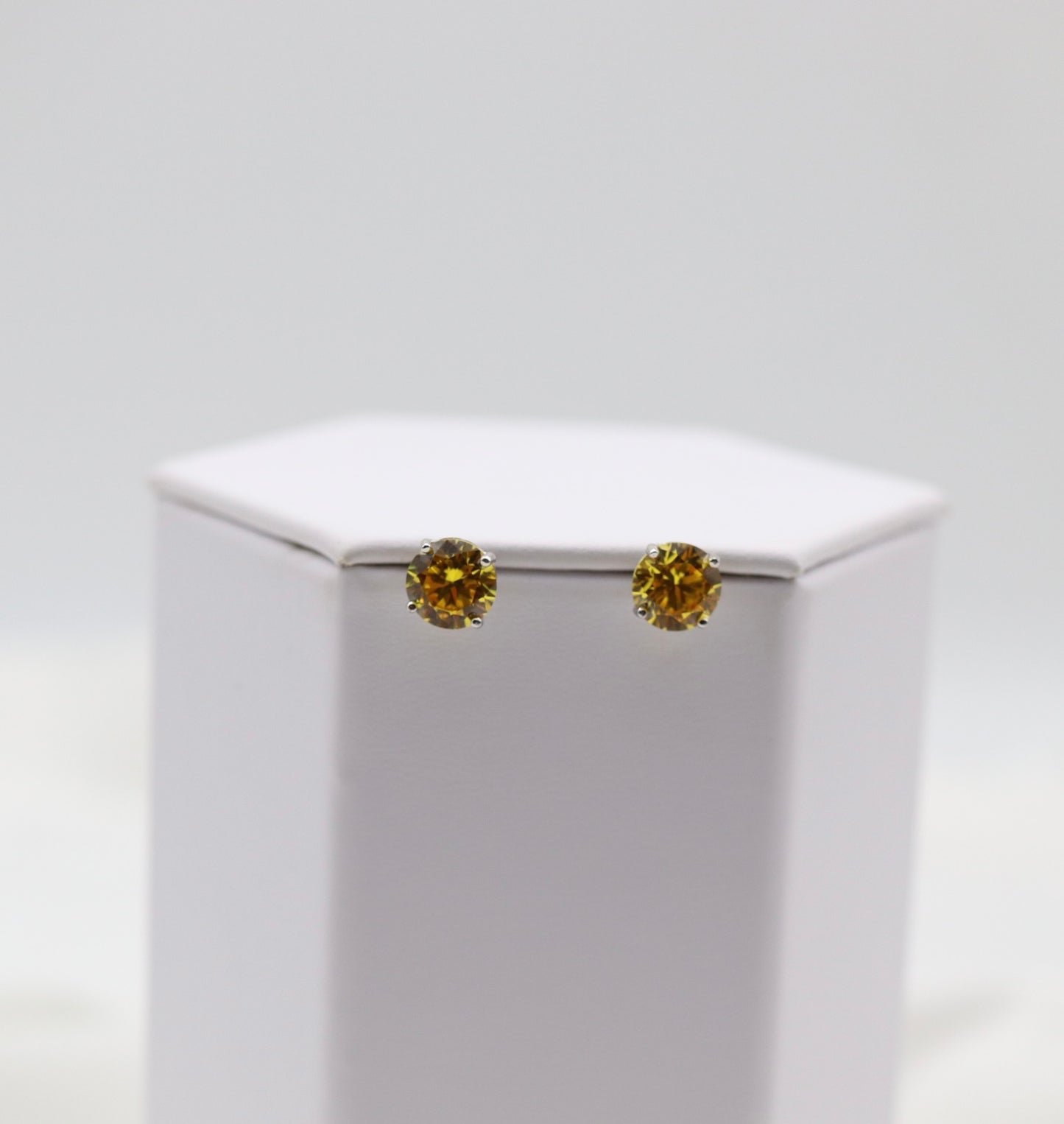 Golden Yellow Crystal Stud Earrings – Classic Round Solitaire Studs