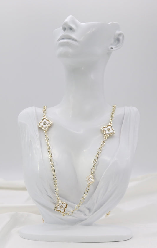 Mother-of-Pearl Clover Station Necklace – Gold Floral Chain