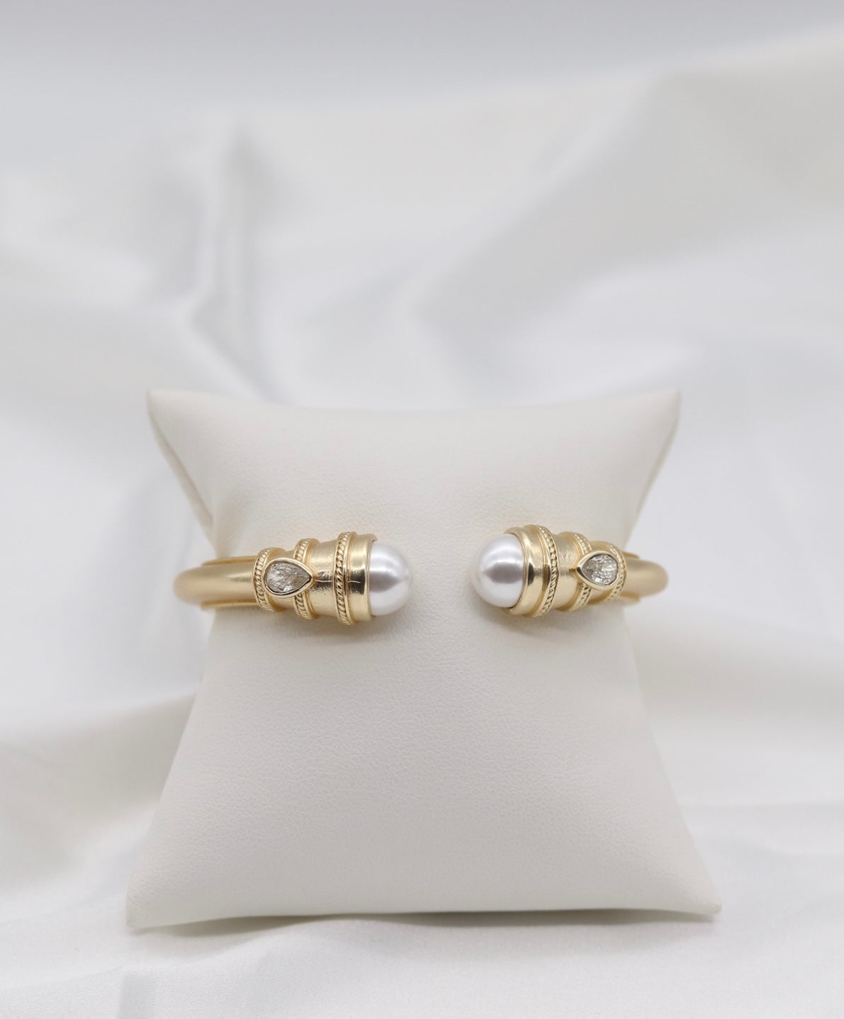 Classic Pearl and Gold Cuff Bracelet