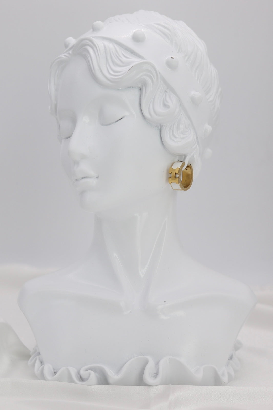 White Enamel Gold Huggie Hoop Earrings – Classic Modern Mini Hoops