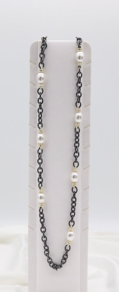 Black & Mother-of-Pearl Medallion Station Necklace – Gold Beaded Chain