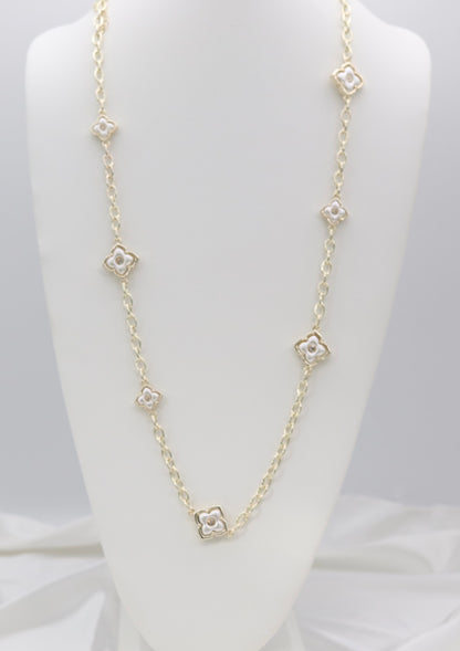 Mother-of-Pearl Clover Station Necklace – Gold Floral Chain