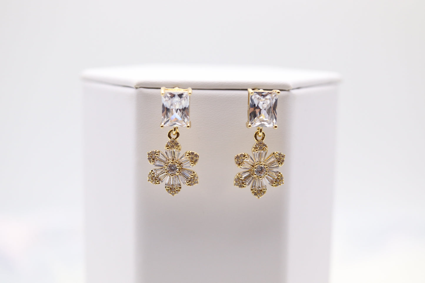 Clear CZ With Fancy Cut Flower Fashion Earrings