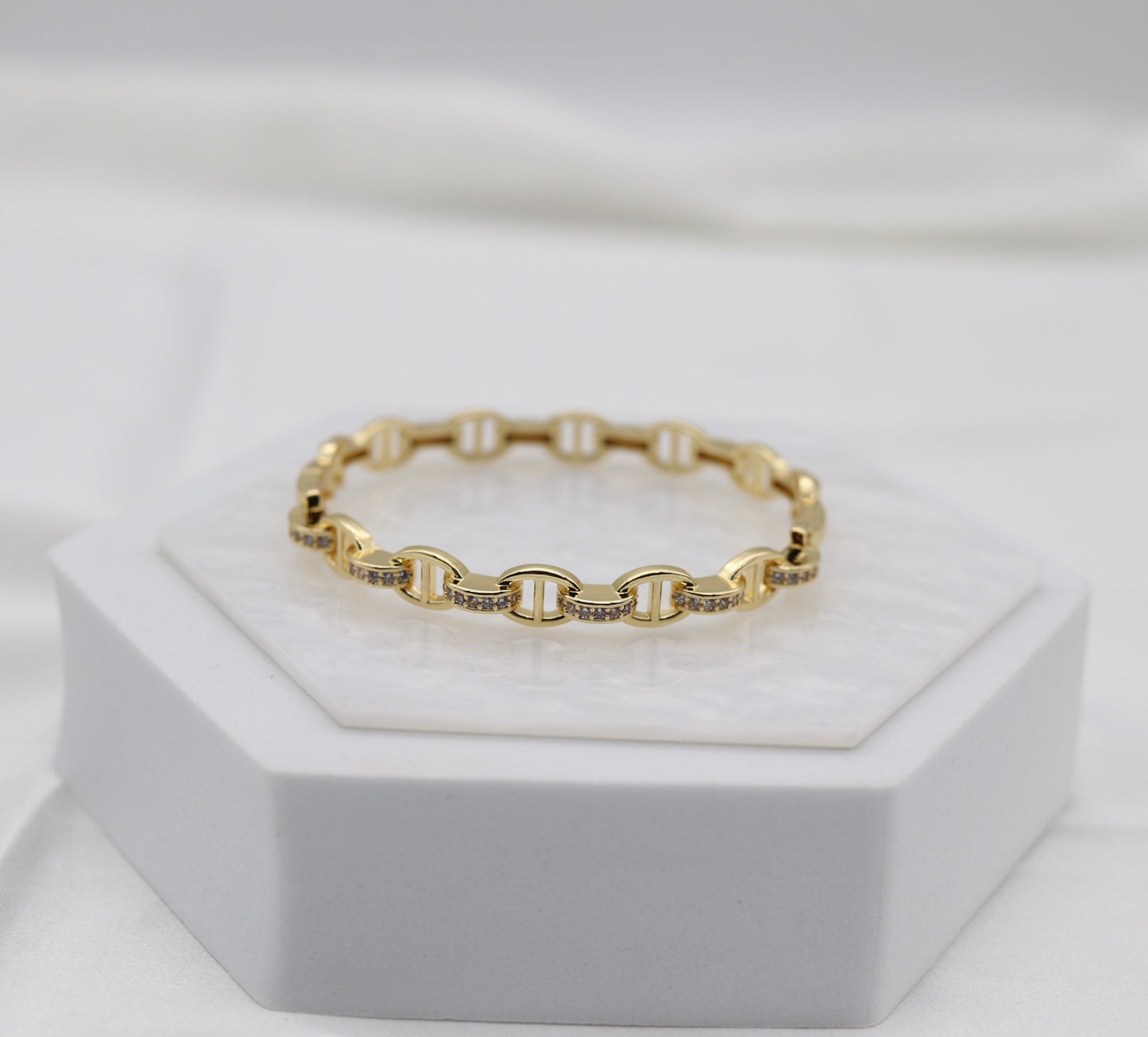Gold Pavé Oval Link Bracelet – Sleek & Timeless Design