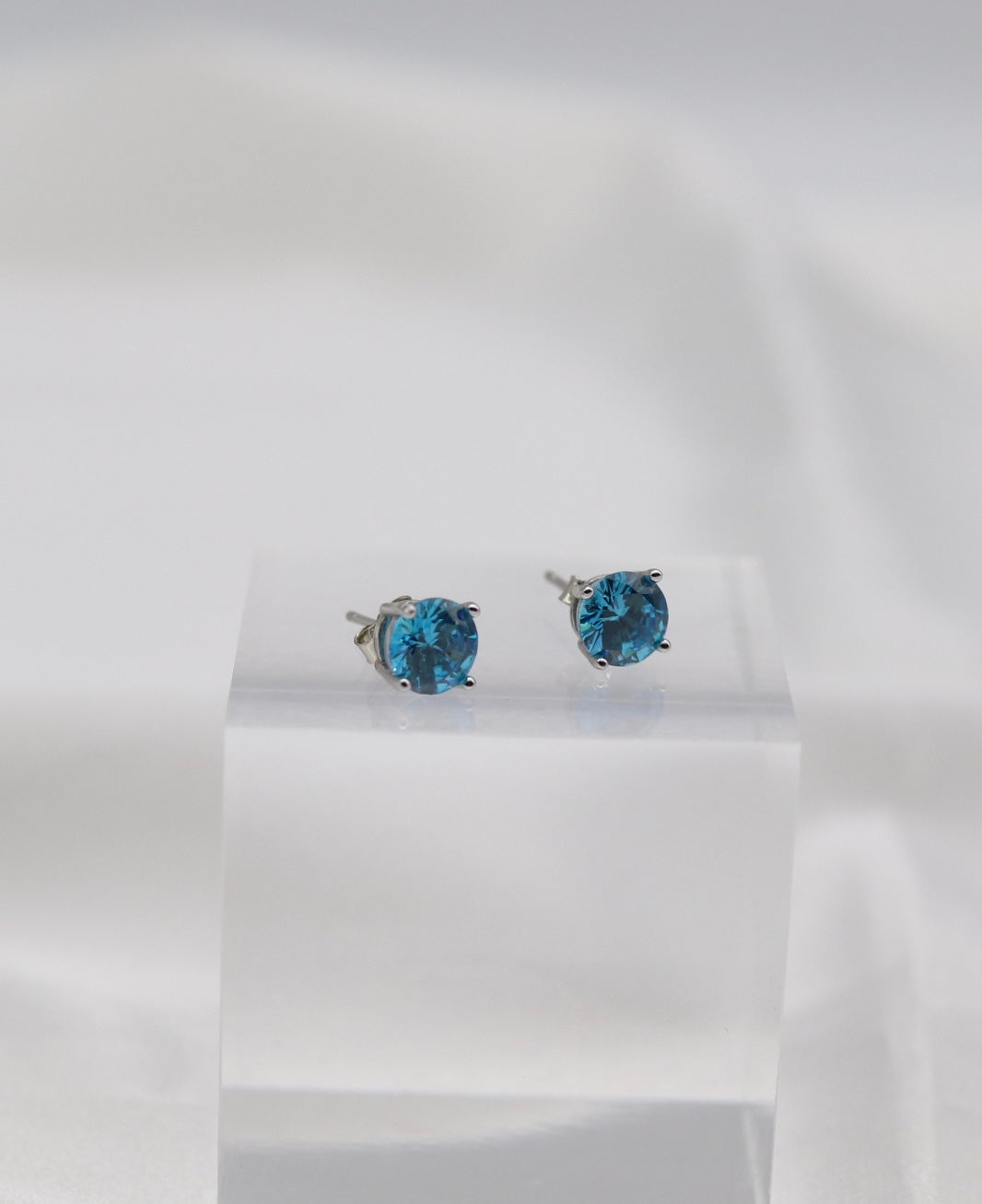 Teal Blue Crystal Stud Earrings – Small Round Solitaire Studs