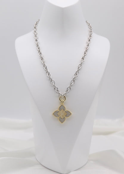 Two-Tone Clover Filigree Pendant Necklace – Silver Chain with Gold Detail